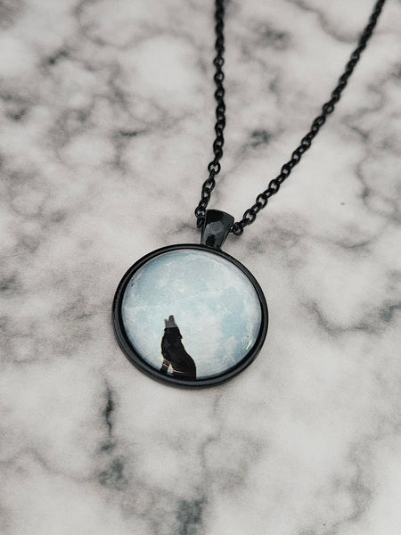 howling wolf dome necklace 