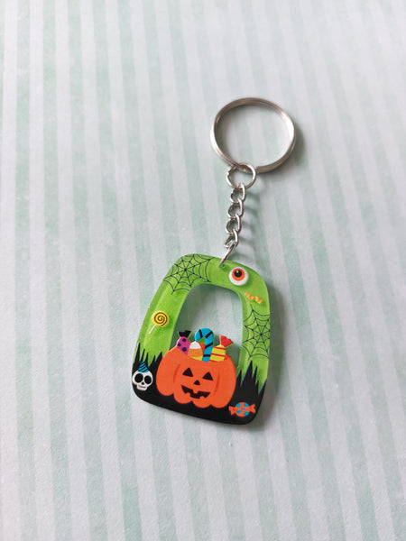 square glitter halloween keyring - pumpkin 
