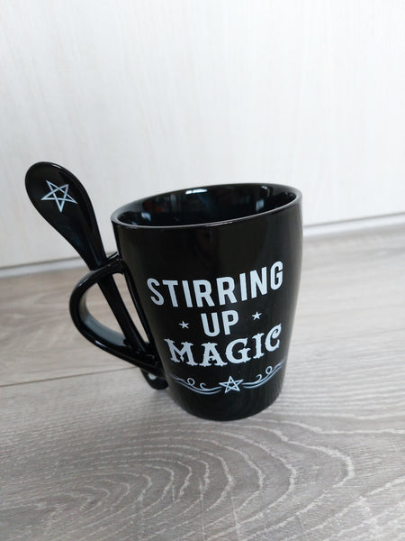 mug & spoon set - stirring up magic (black) 