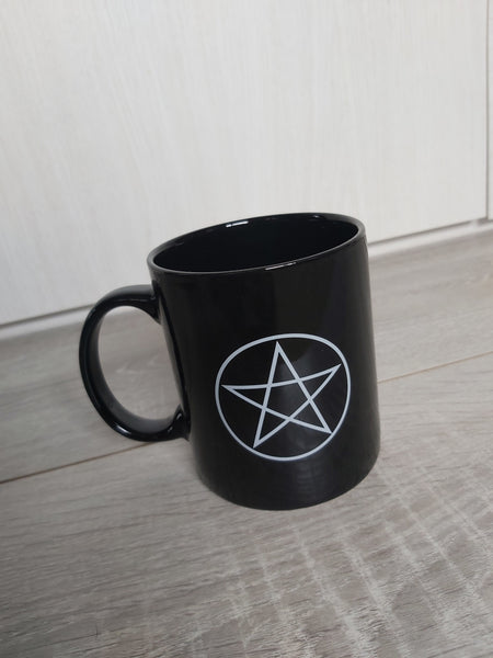 pentagram mug (black)