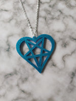 glitter heart pentgram necklace - blue 