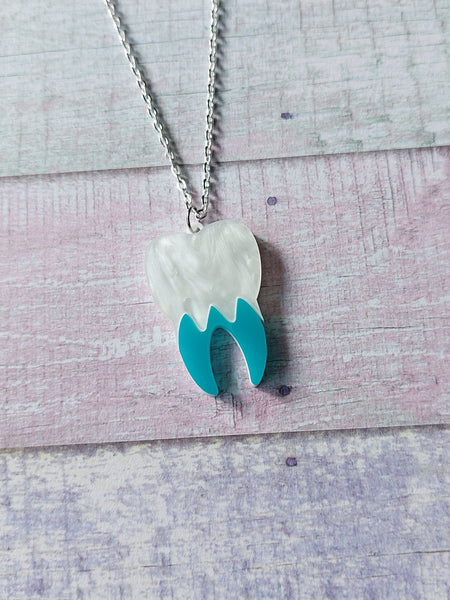 neon acrylic tooth necklace - blue 