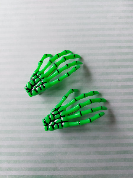 skeleton hand hair clips - green 