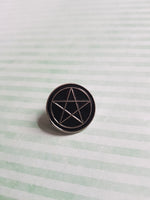 witchcraft pin badge - pentagram 