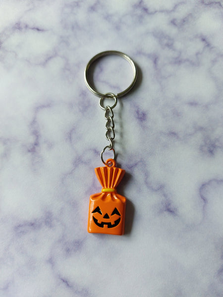 pumpkin trick or treat bag keyring 