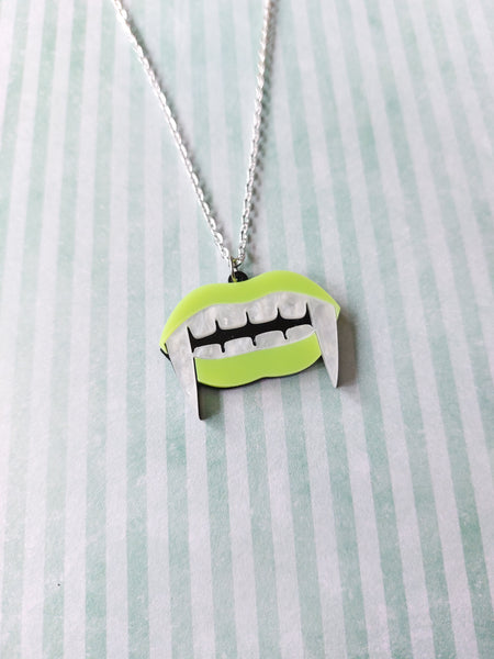 vampire fang necklace - yellow 